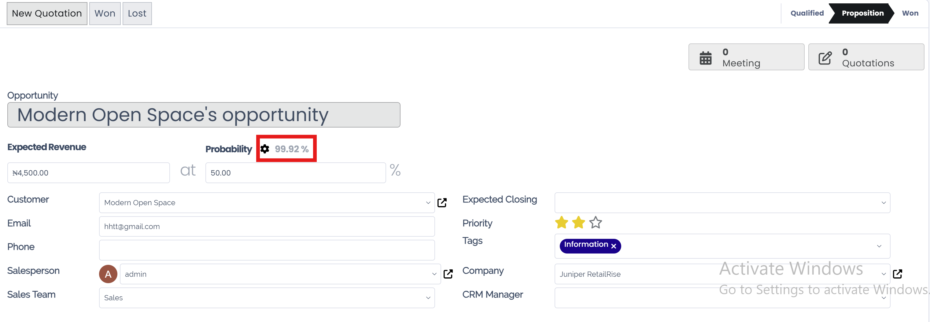 The gear icon used to reactivate automatic probability on an opportunity form.